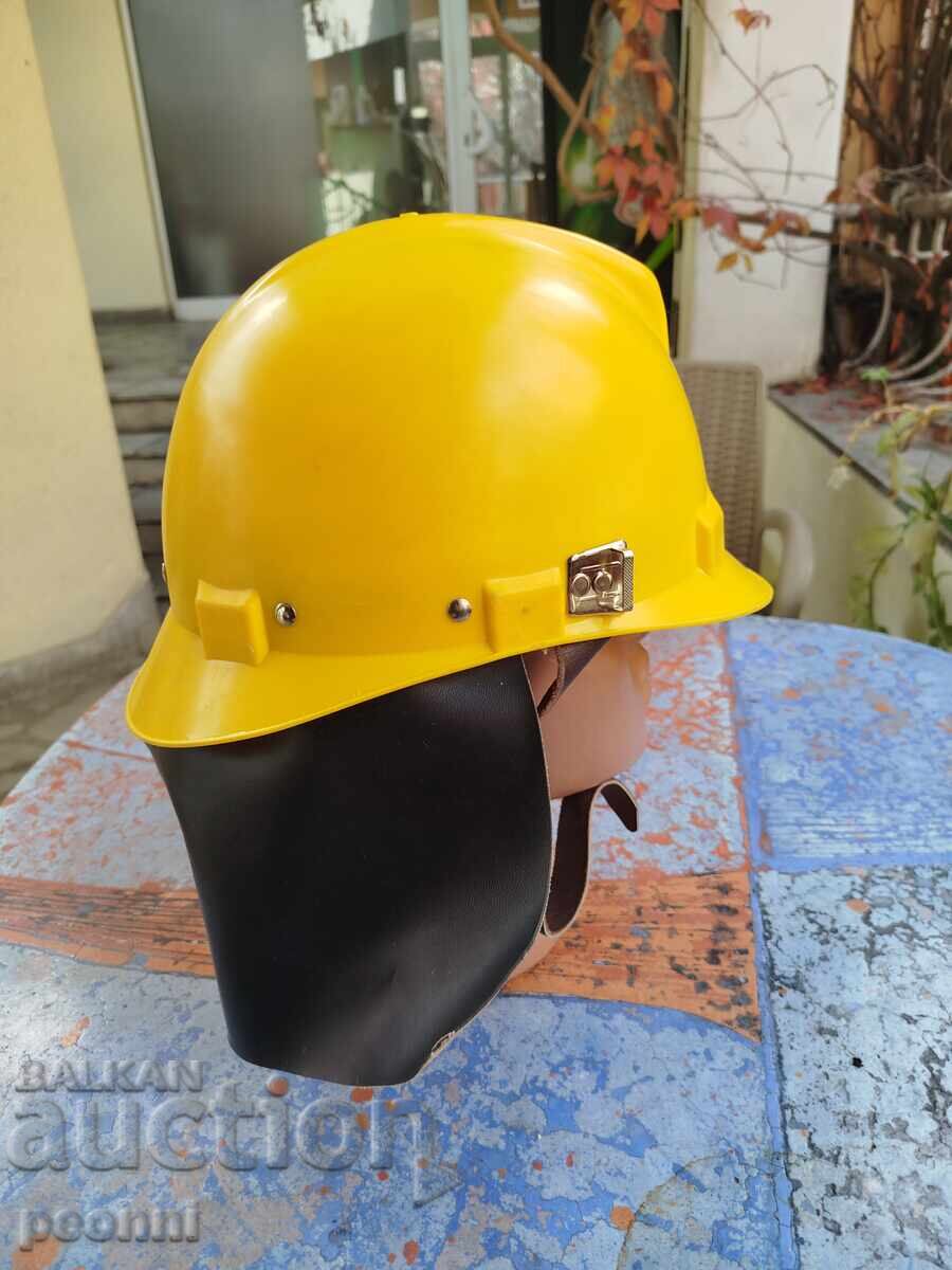 Firefighter helmet from the social era - 5