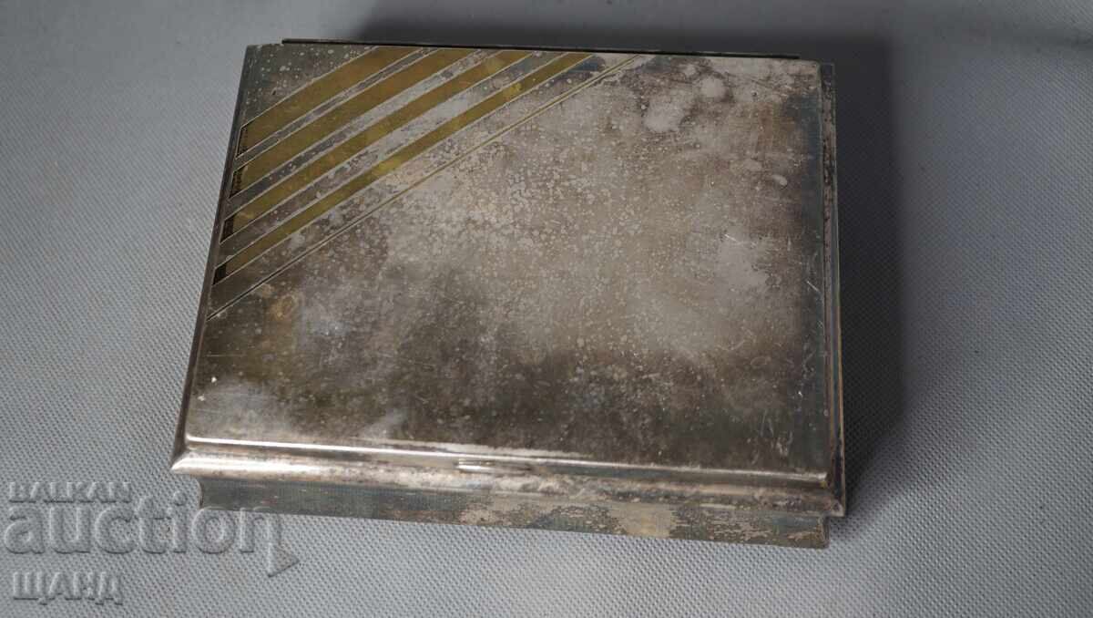 Old silver-plated metal jewelry box with price 30.35 BGN | € 15.52