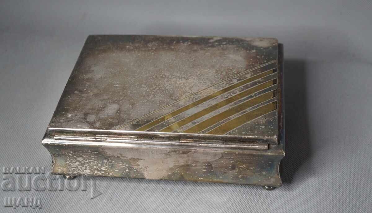 Delivery of Old silver-plated metal jewelry box