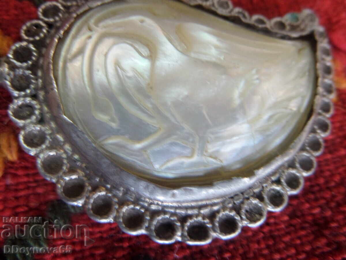 Παράδοση Μισή παφτά με μαργαριτάρι - Αναγέννηση