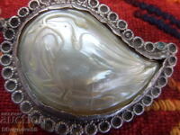 Половинка пафта със седеф - Възраждане