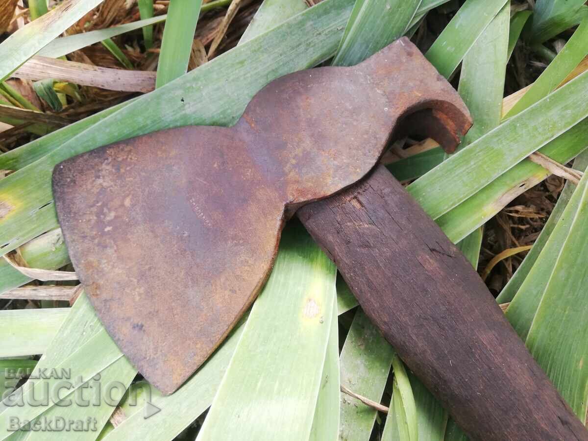 ВСВ WW2 Стара Немска пионерна брадва,топор,инструмент с цена 35.00 лв. | € 17.90 ВСВ WW2 Стара Немска пионерна брадва,топор,инструмент с цена 35.00 лв. | € 17.90