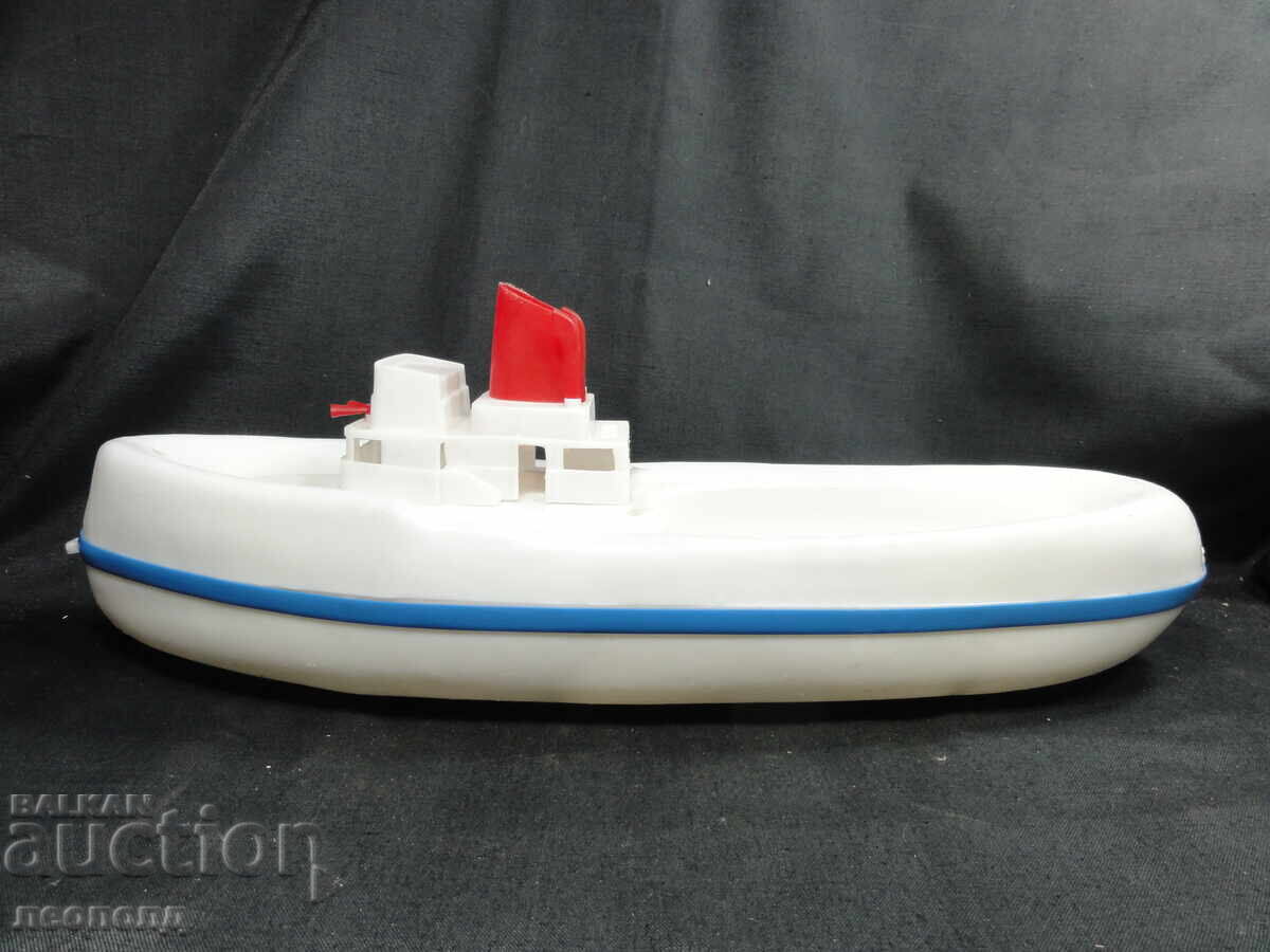 СТАРА РЕТРО СОЦ НРБ ПЛАСТМАСОВА ИГРАЧКА КОРАБ с цена 60.00 лв. | € 30.68 СТАРА РЕТРО СОЦ НРБ ПЛАСТМАСОВА ИГРАЧКА КОРАБ с цена 60.00 лв. | € 30.68