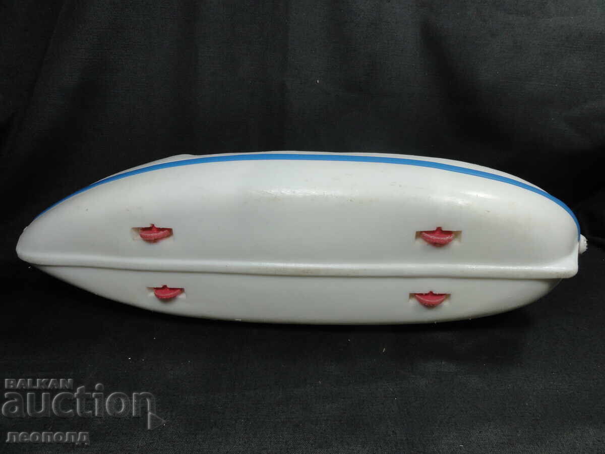 СТАРА РЕТРО СОЦ НРБ ПЛАСТМАСОВА ИГРАЧКА КОРАБ - 6 СТАРА РЕТРО СОЦ НРБ ПЛАСТМАСОВА ИГРАЧКА КОРАБ - 6