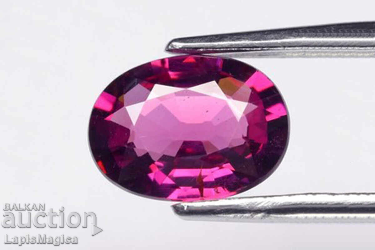 Granat rodolit mov 1.06ct VS Tăietură ovală Granat rodolit mov 1.06ct VS Tăietură ovală