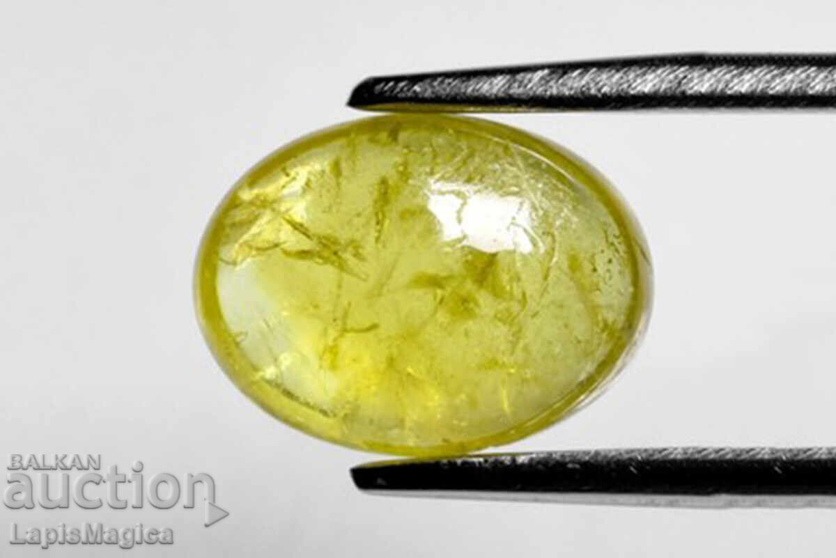 Жълт гросуларен гранат 1.68ct Овален кабошон Жълт гросуларен гранат 1.68ct Овален кабошон