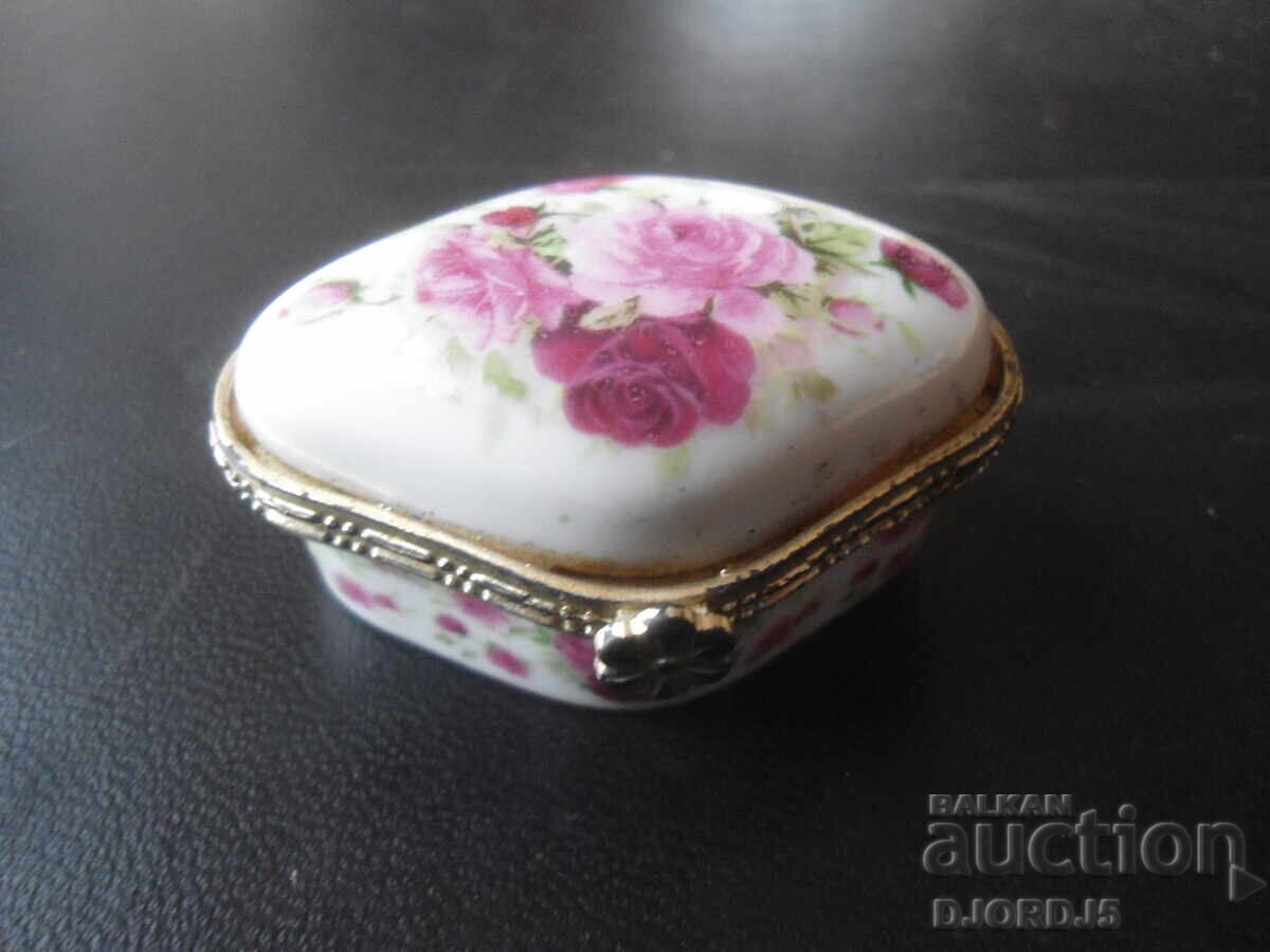 Old porcelain box Old porcelain box