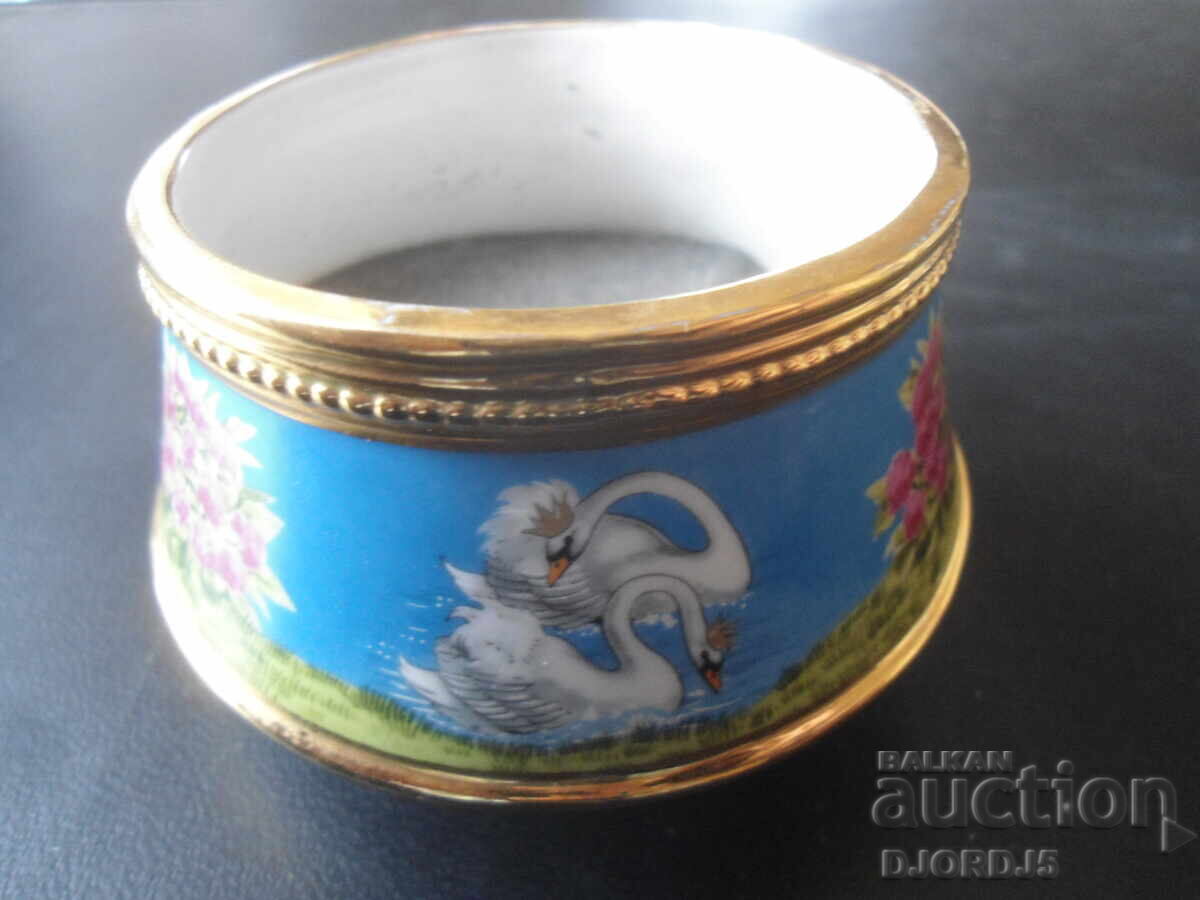 Delivery of Old singing box Delivery of Old singing box