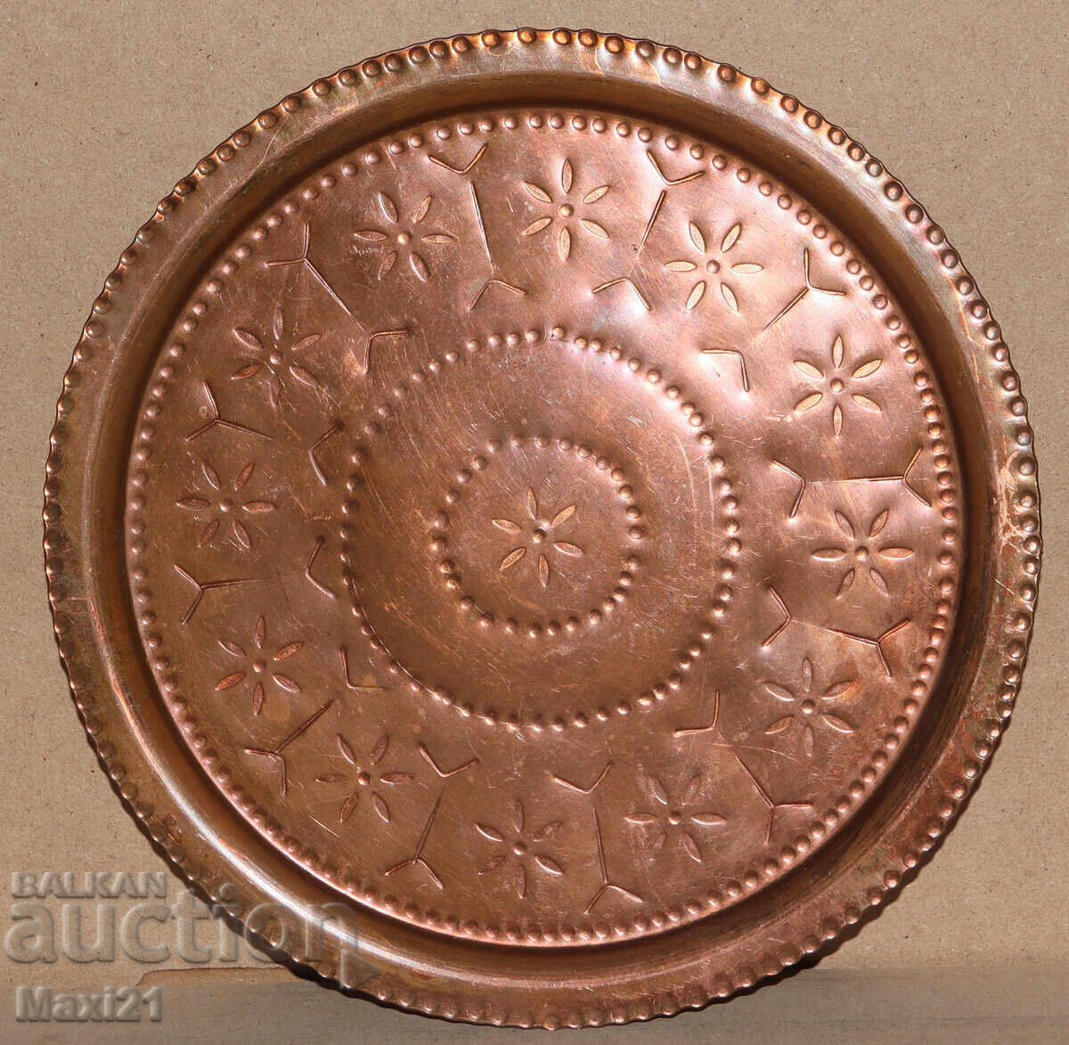 Handmade copper tray with price 180.00 BGN | € 92.03