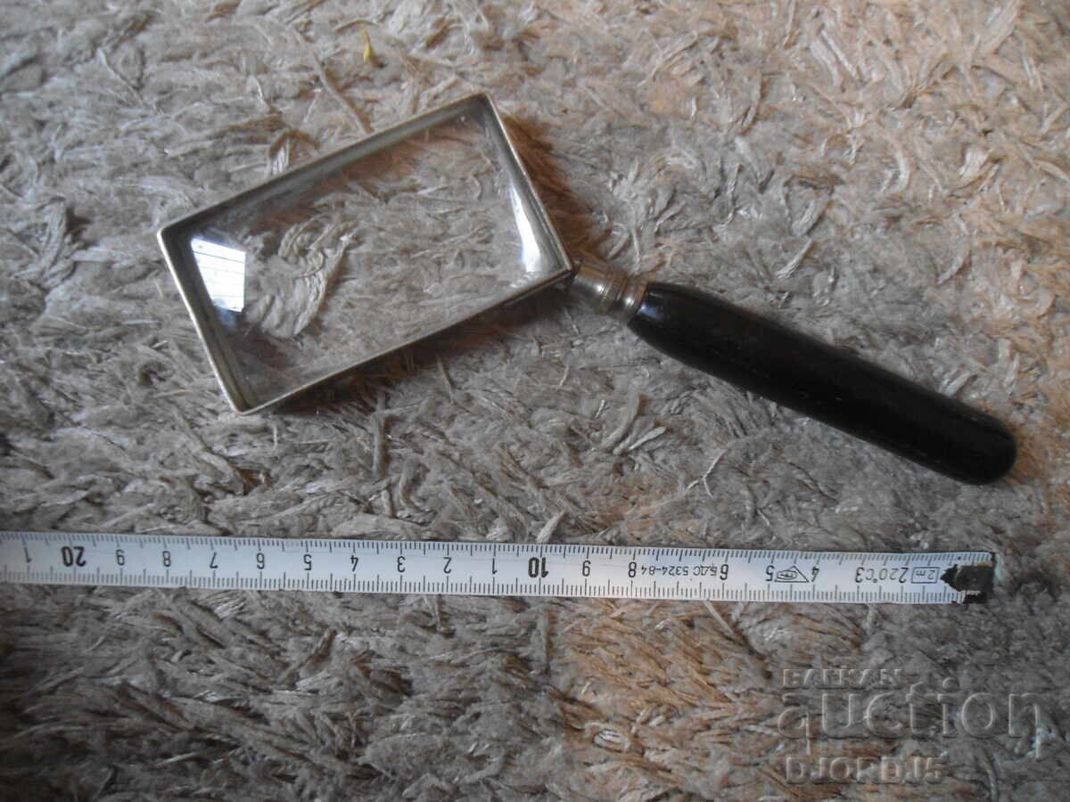 Lupa veche - 6 Lupa veche - 6