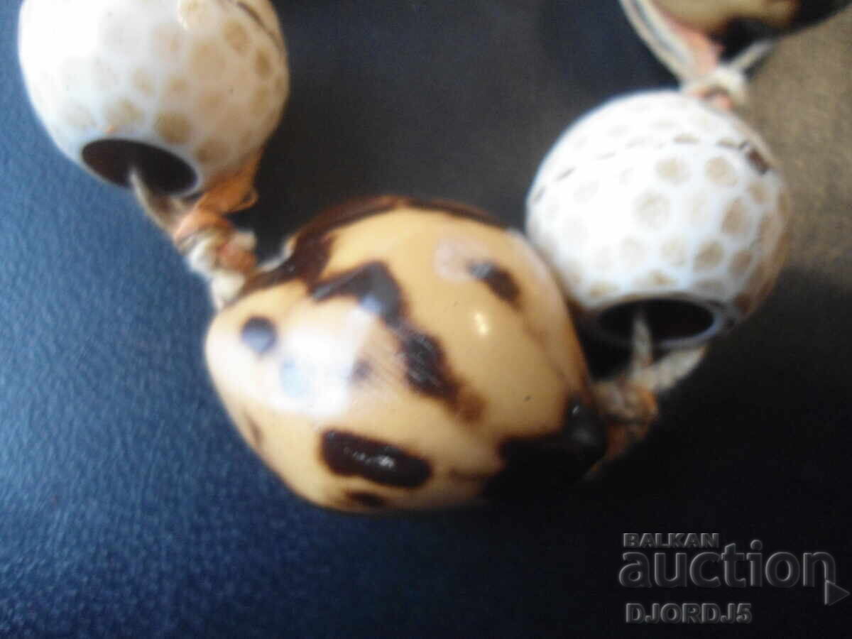 Auction Old necklace Auction Old necklace