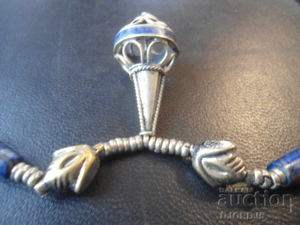 Auction Old necklace Auction Old necklace