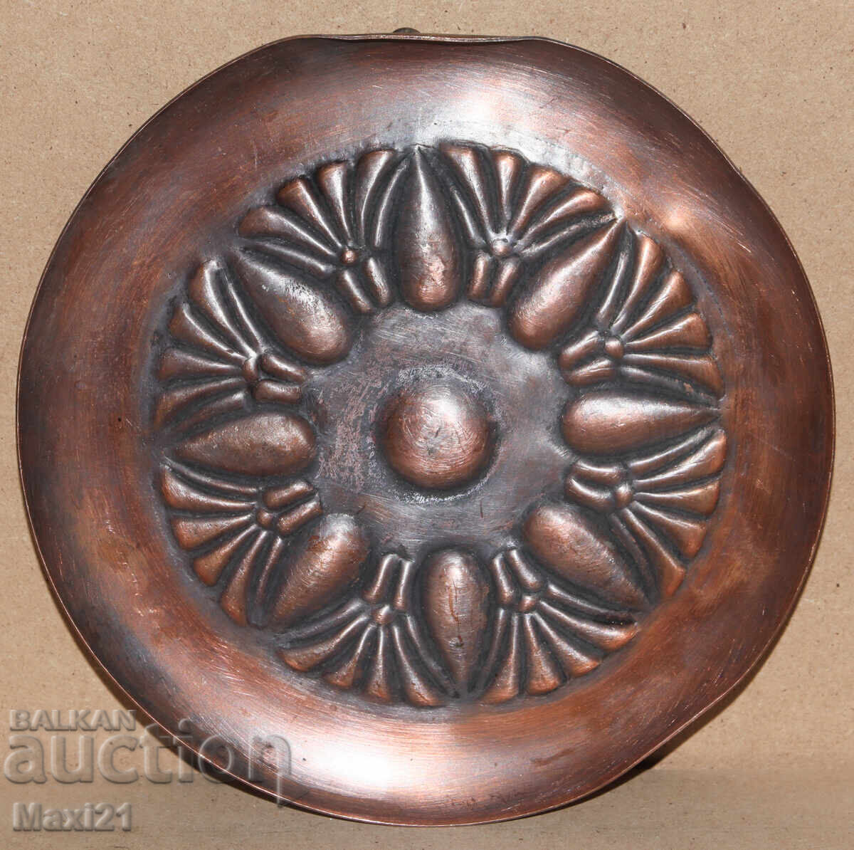 Δημοπρασία Χειροποίητο χάλκινο διακοσμητικό πιάτο τοίχου