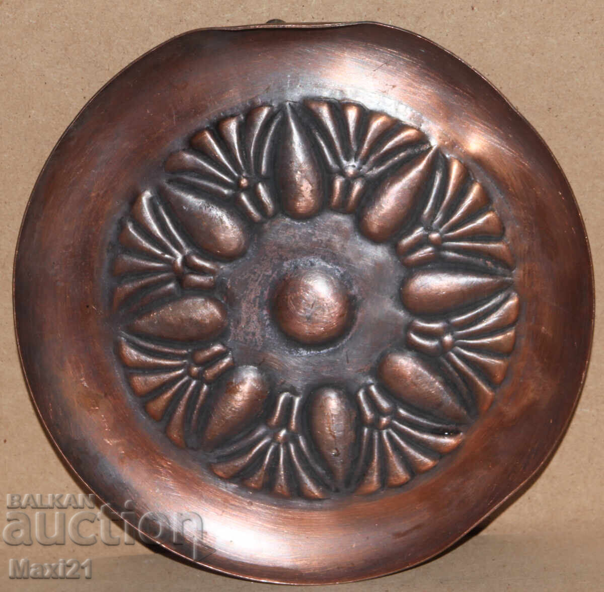 Χειροποίητο χάλκινο διακοσμητικό πιάτο τοίχου