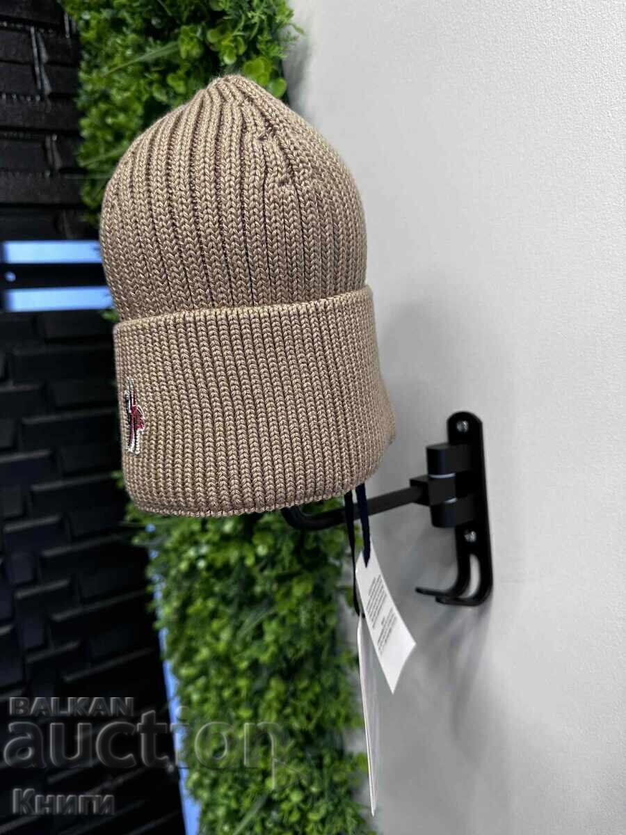 Căciulă de iarnă Moncler - nouă cu preț € 10.00 | 19.56 BGN