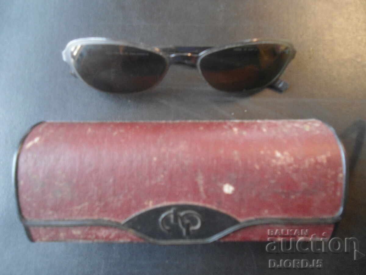 Ochelari vechi cu toc Ochelari vechi cu toc