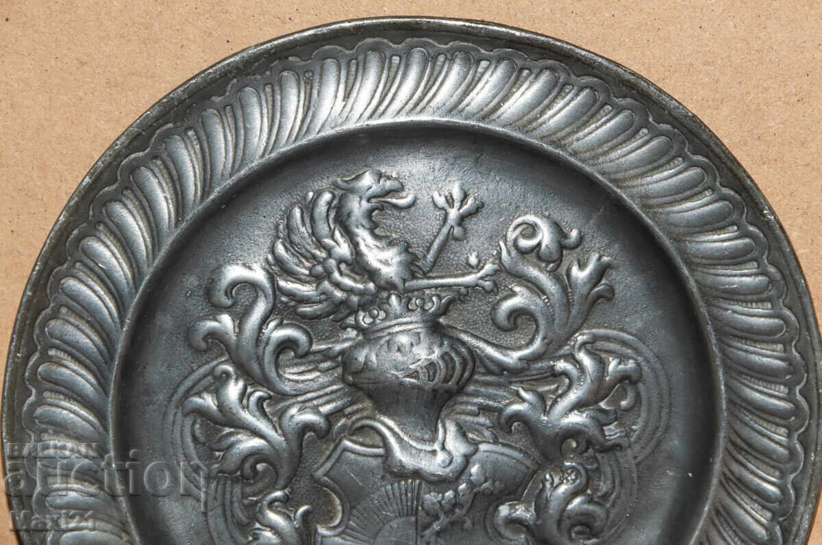 Аукцион Стара ръчно изработена декоративна чиния