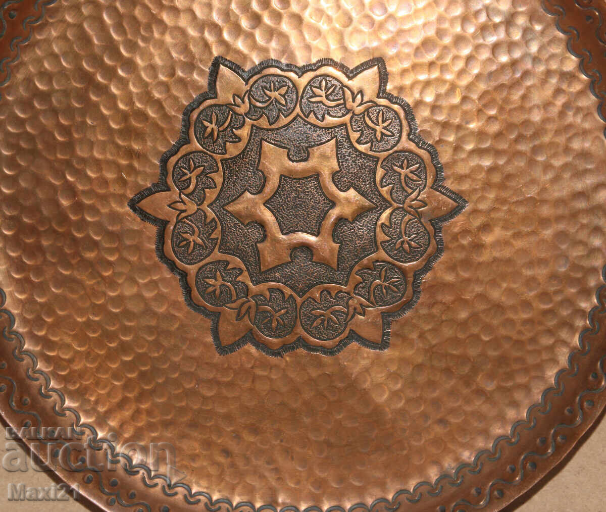 Livrarea Tavă de cupru veche, lucrată manual, farfurie, decorațiune Livrarea Tavă de cupru veche, lucrată manual, farfurie, decorațiune