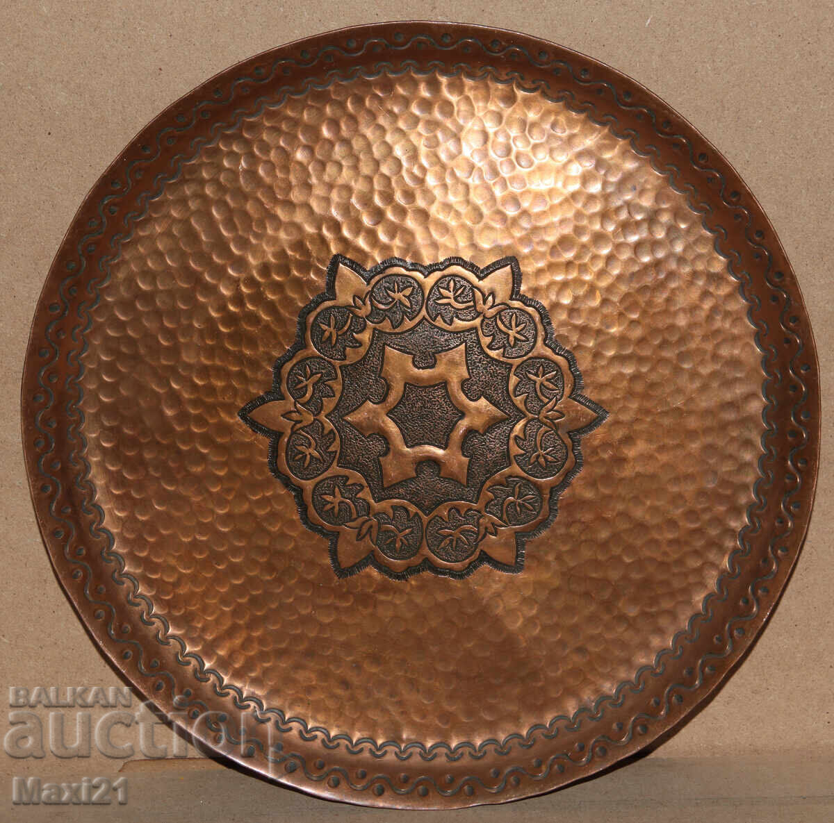 Tavă de cupru veche, lucrată manual, farfurie, decorațiune Tavă de cupru veche, lucrată manual, farfurie, decorațiune