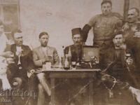 ЦАРСКА СНИМКА,маса,вино и ракия,фес,грамофон