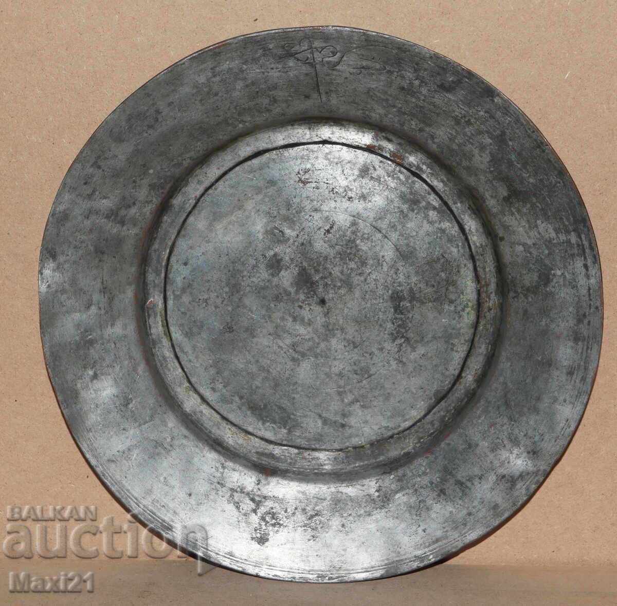 Auction  Antique large copper tinned plate tray