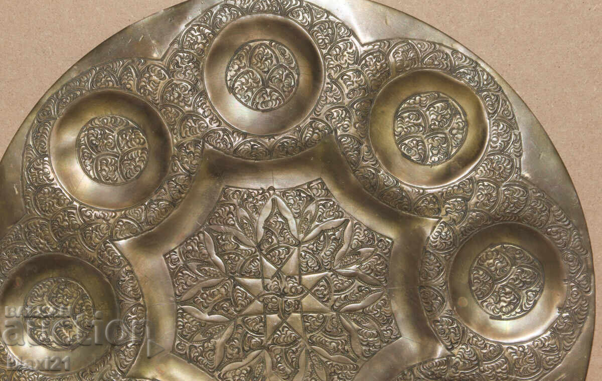 Delivery of Old brass decorative tray decoration