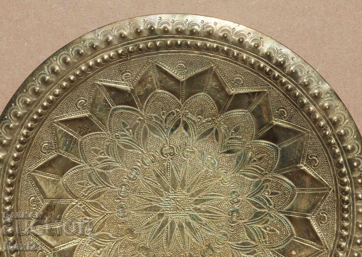 Παράδοση Παλιό ορειχάλκινο διακοσμητικό δίσκος διακόσμηση Παράδοση Παλιό ορειχάλκινο διακοσμητικό δίσκος διακόσμηση