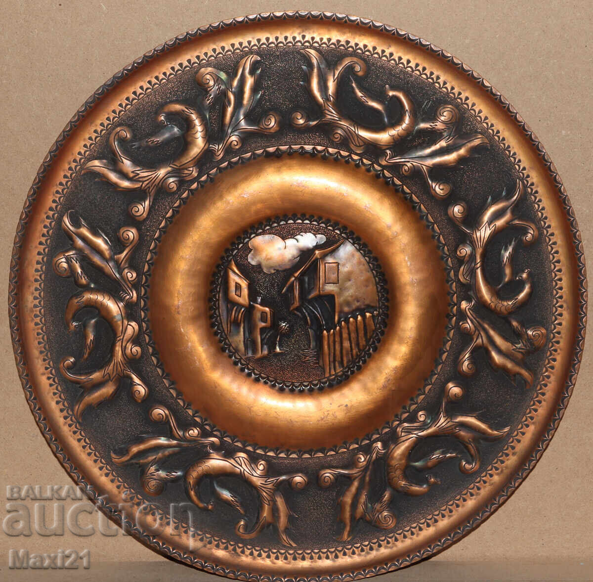 Χειροποίητο παλιό χάλκινο διακοσμητικό τοίχου με τιμή 270.00 BGN | € 138.05