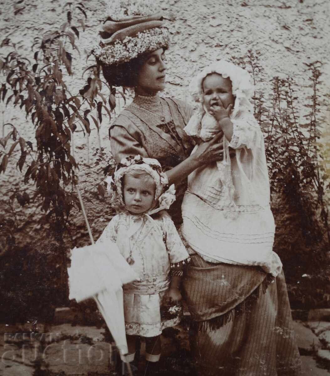 Bulgarian Family with price 2.00 BGN | € 1.02 Bulgarian Family with price 2.00 BGN | € 1.02