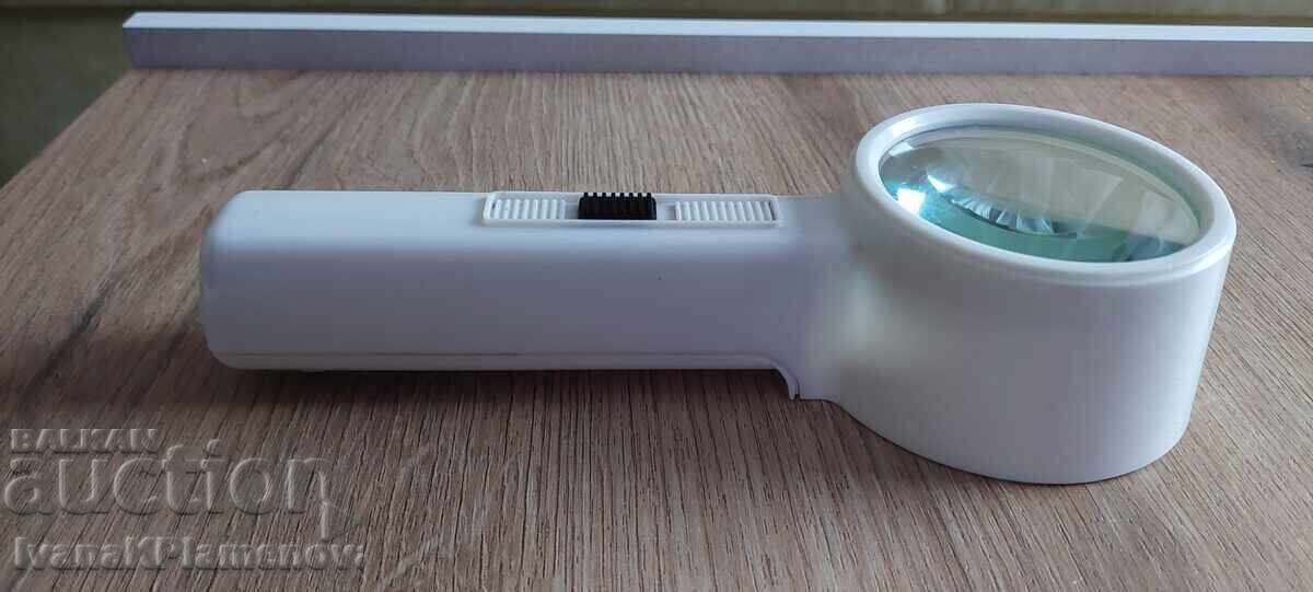 Lupă pentru colecționari excelentă cu preț € 14.00 | 27.38 BGN