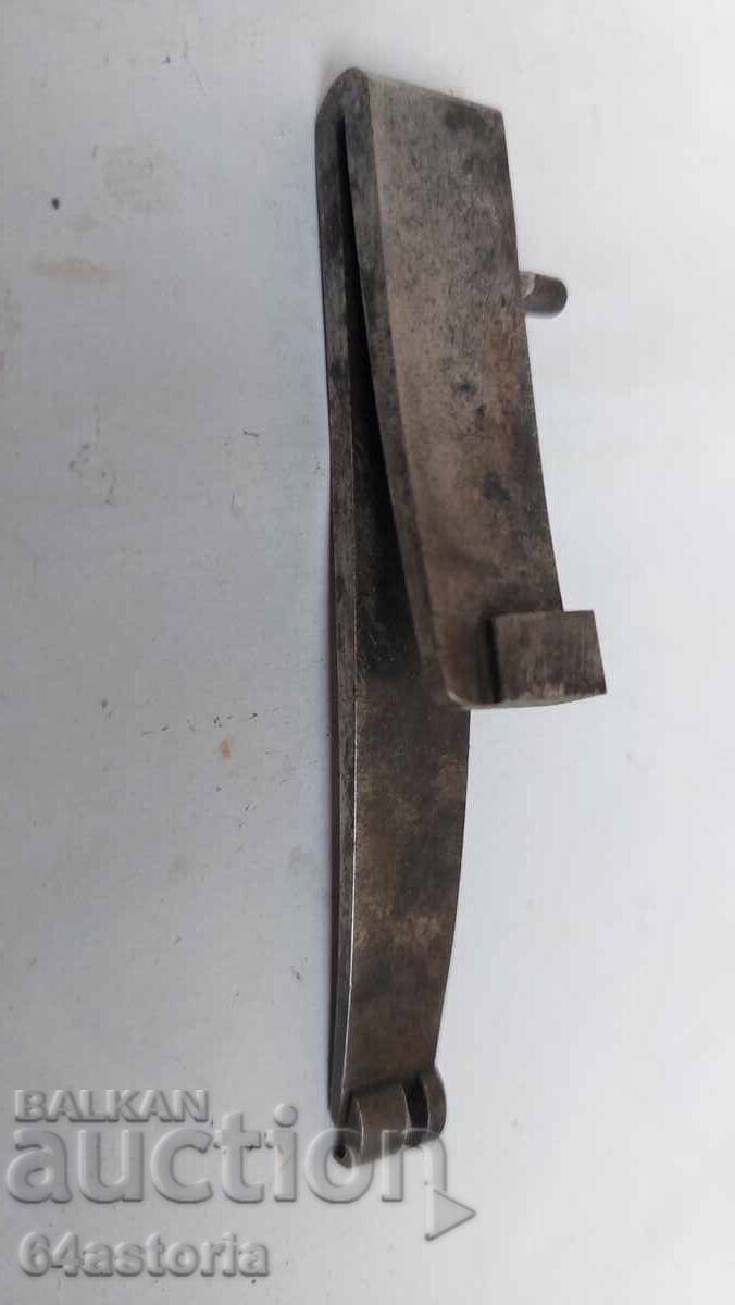 Crank, crank, spring, mouth - 6 Crank, crank, spring, mouth - 6