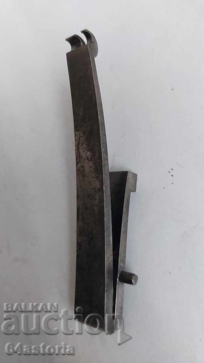 Crank, crank, spring, mouth - 7 Crank, crank, spring, mouth - 7