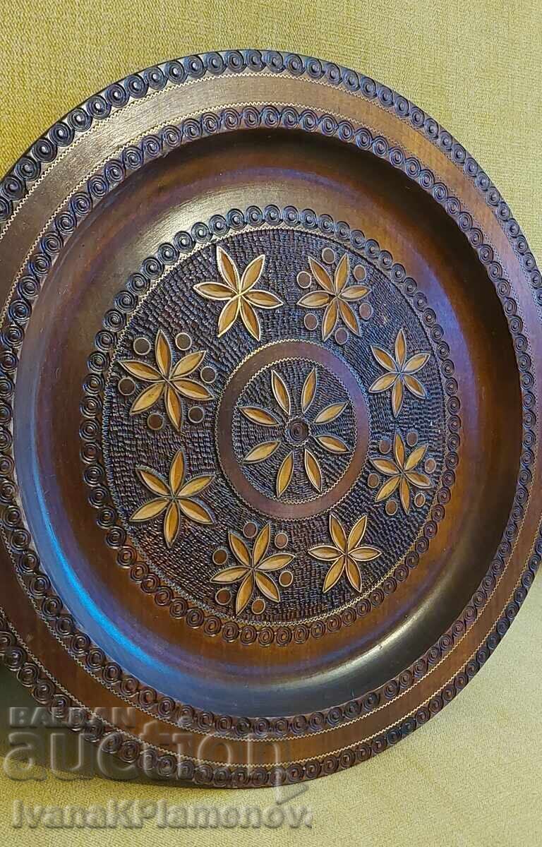Panou din lemn încrustat cu alamă pentru cunoscători 26cm excelent cu preț € 20.00 | 39.12 BGN