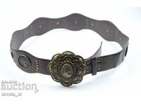 Curea din piele în stil western cu cataramă și elemente decorative