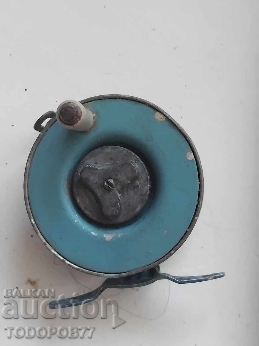 Auction Old fishing reel Auction Old fishing reel