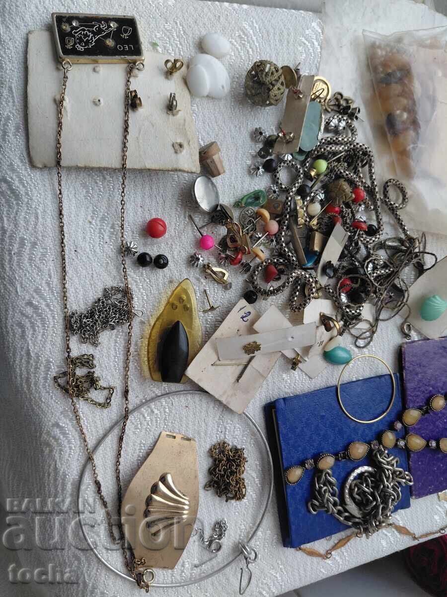 Κοσμήματα, αξεσουάρ, εξαρτήματα. BZC με τιμή 8.00 BGN | € 4.09 Κοσμήματα, αξεσουάρ, εξαρτήματα. BZC με τιμή 8.00 BGN | € 4.09