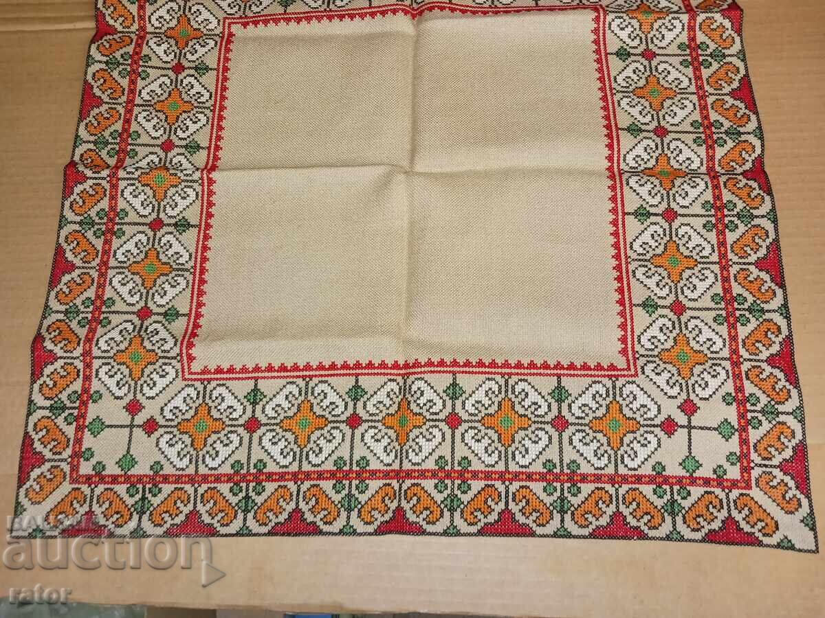 Embroidered square, Tischleifer, tablecloth LINEN PANAMA with price 18.99 BGN | € 9.71 Embroidered square, Tischleifer, tablecloth LINEN PANAMA with price 18.99 BGN | € 9.71