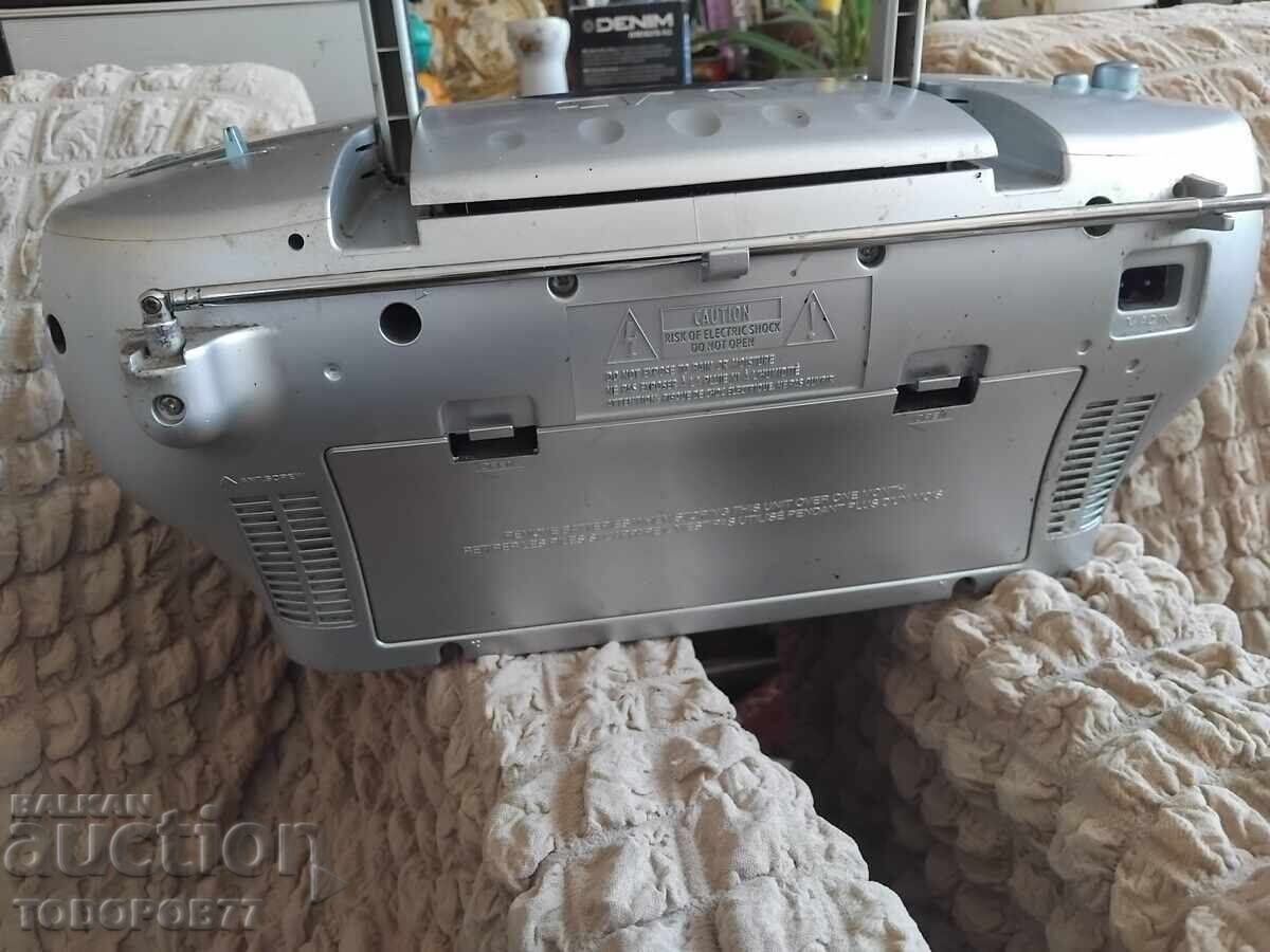 Παλιό κασετόφωνο JVC - 5 Παλιό κασετόφωνο JVC - 5