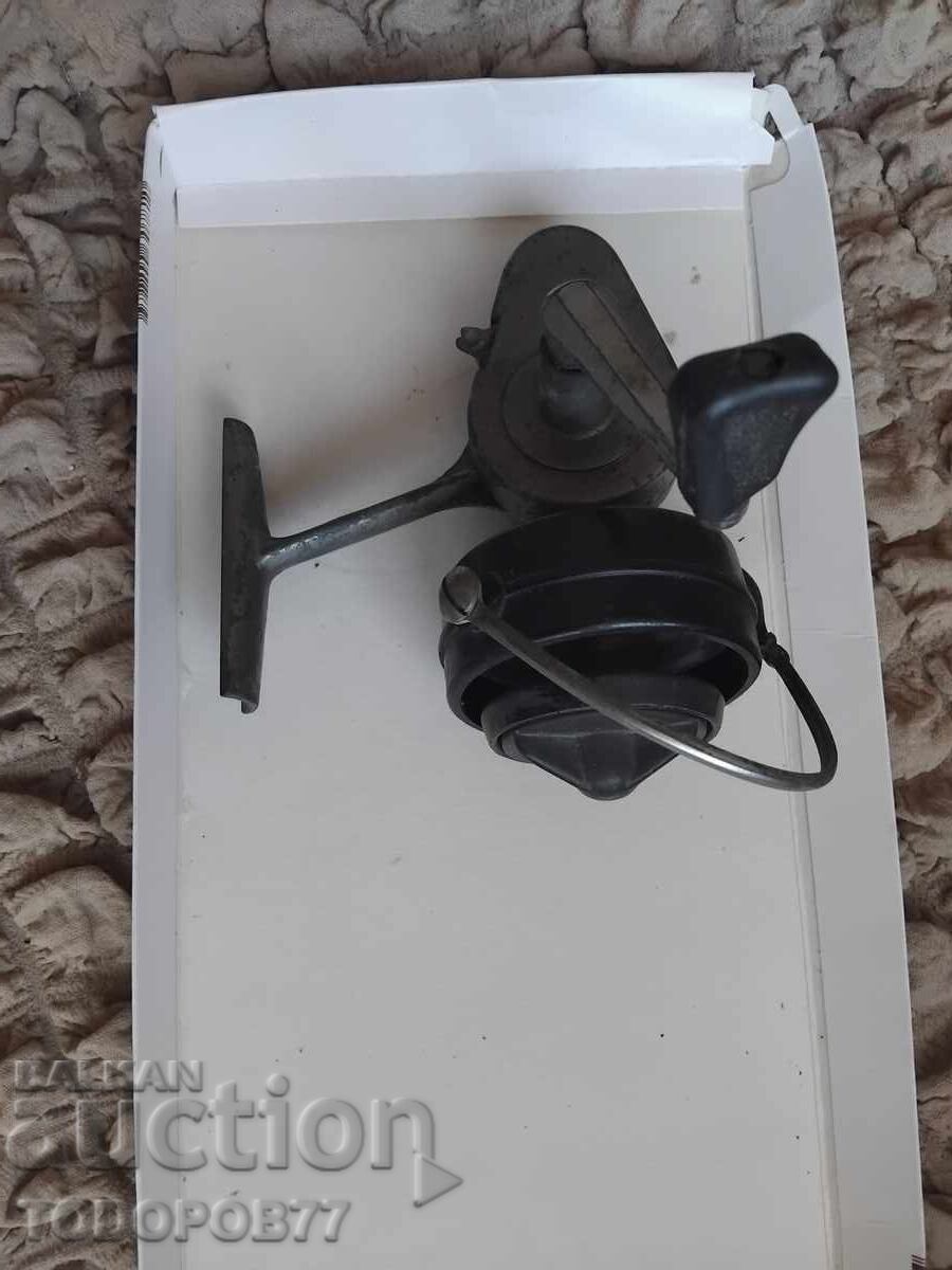 Auction Old reel for repair Auction Old reel for repair
