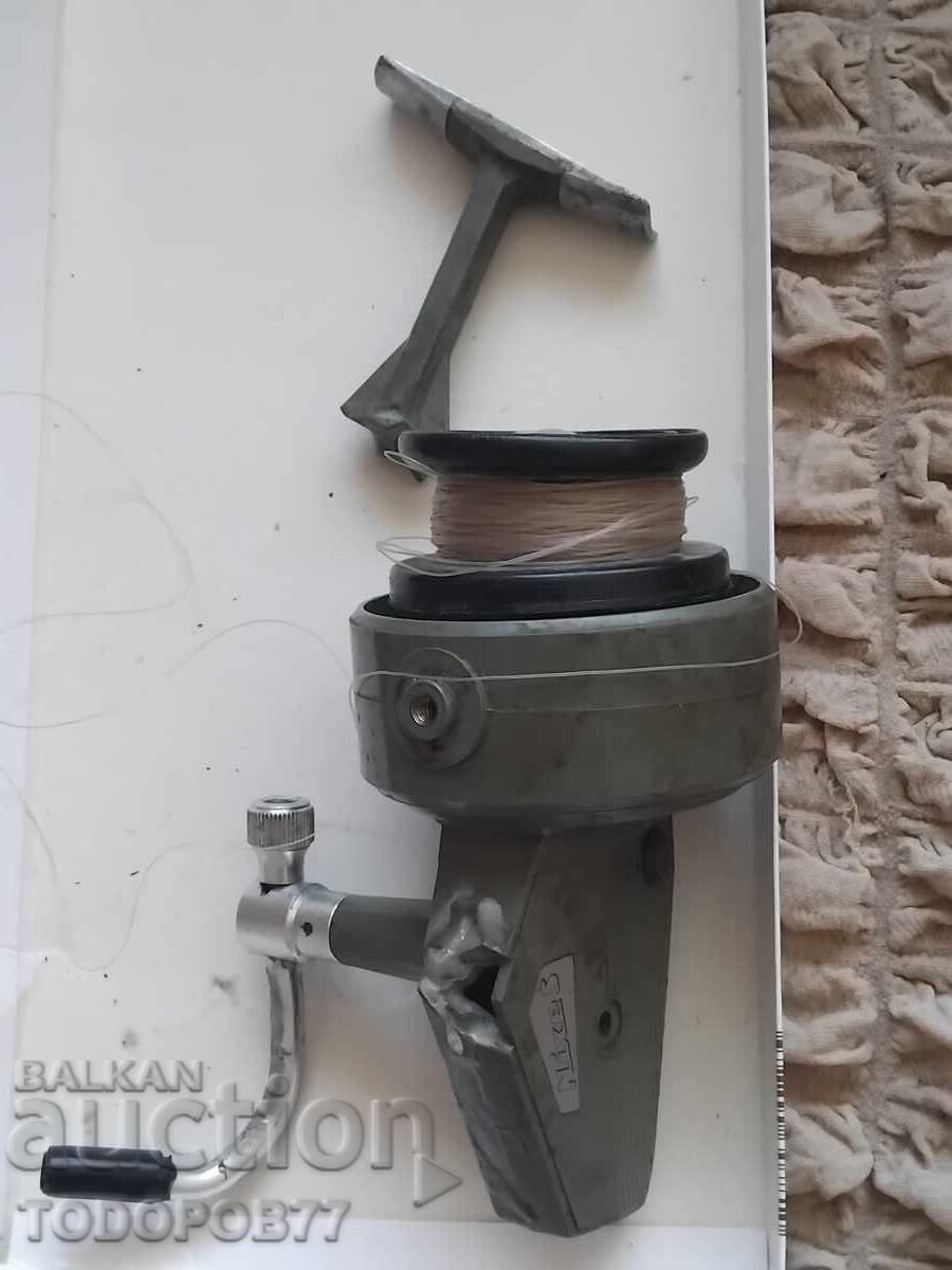 Παλιά καρούλι για ανταλλακτικά Παλιά καρούλι για ανταλλακτικά