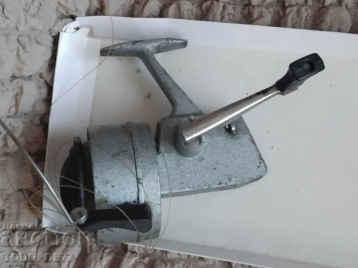 Old Dolphin fishing reel Old Dolphin fishing reel