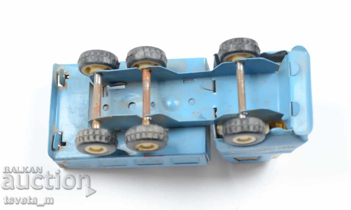 Delivery of Metal truck MIR children's toys soc