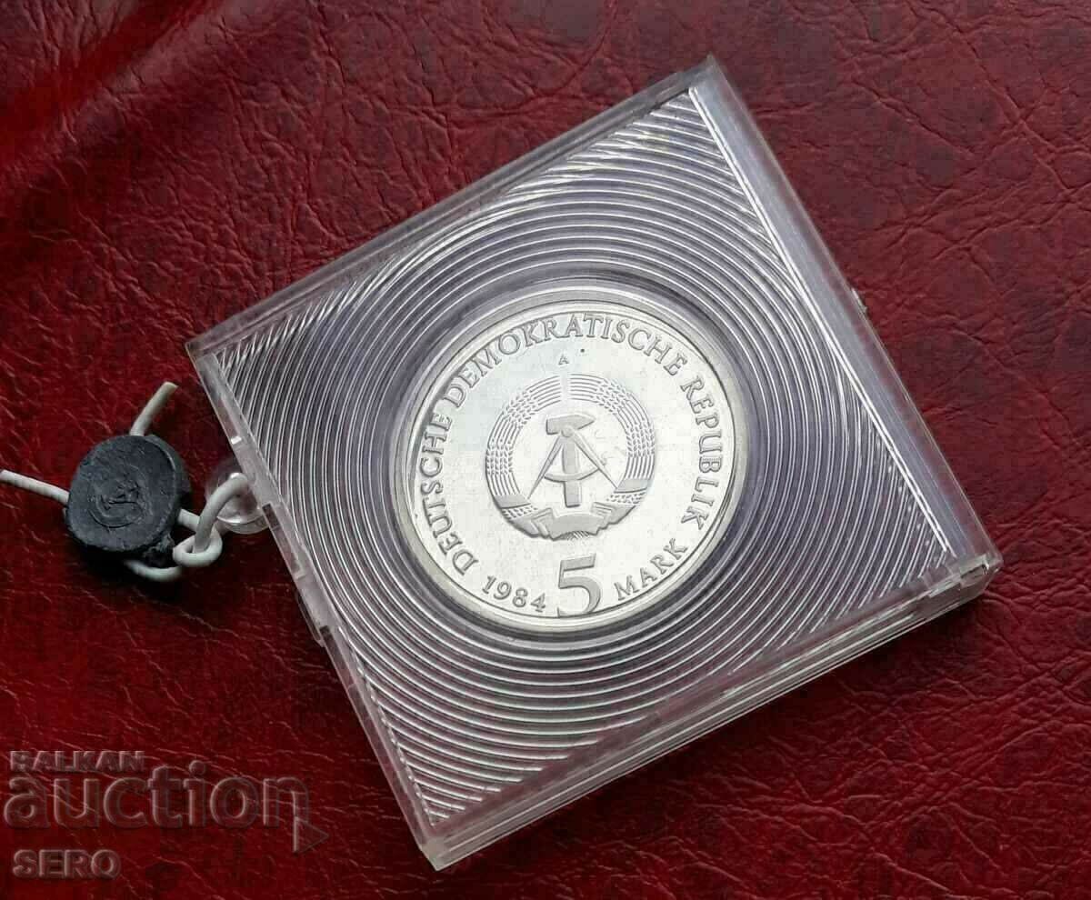 Germania-GDR-5 timbre 1984-mat-lucios-exclus rare-tire 5500 buc cu preț 99.00 BGN | € 50.62