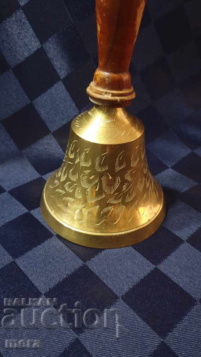 Χάλκινη καμπάνα, κουδούνι με λαβή με τιμή 90.00 BGN | € 46.02 Χάλκινη καμπάνα, κουδούνι με λαβή με τιμή 90.00 BGN | € 46.02