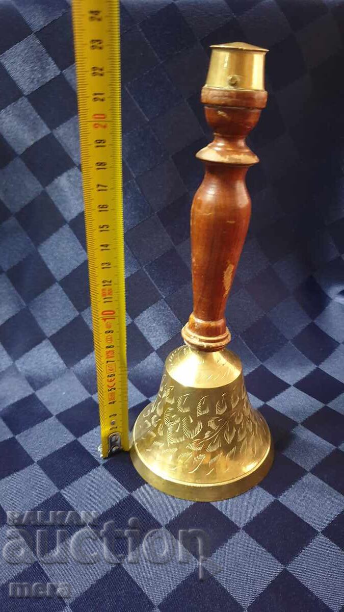 Παράδοση Χάλκινη καμπάνα, κουδούνι με λαβή Παράδοση Χάλκινη καμπάνα, κουδούνι με λαβή