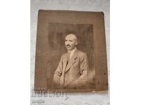 Παλιά φωτογραφία σε χαρτόνι, πορτρέτο. BZTS