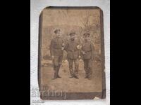 Παλιά φωτογραφία σε χαρτόνι, στρατιωτική. BZC