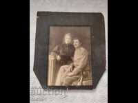 Παλιά φωτογραφία σε χαρτόνι. BZC
