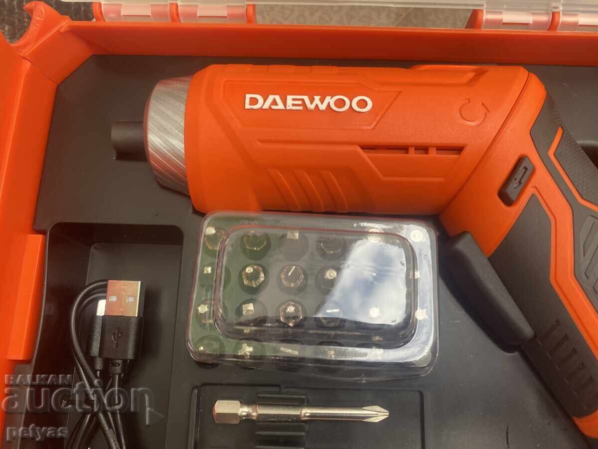 Отвертка акумулаторна DAEWOO DAS40 - Li-ion 3.7V - 33бр. акс с цена 49.50 лв. | € 25.31