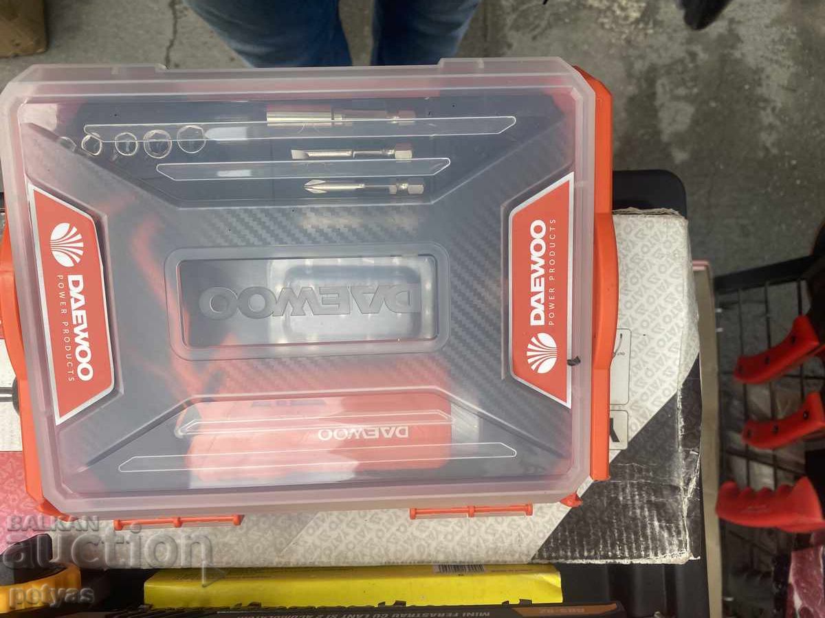 Аукцион Отвертка акумулаторна DAEWOO DAS40 - Li-ion 3.7V - 33бр. акс